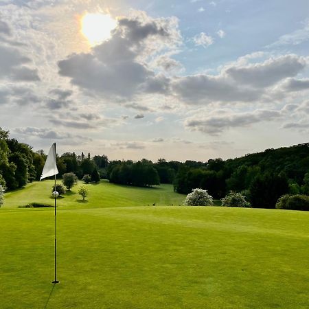 Golf & Hotel De Falnuee Mazy Екстер'єр фото