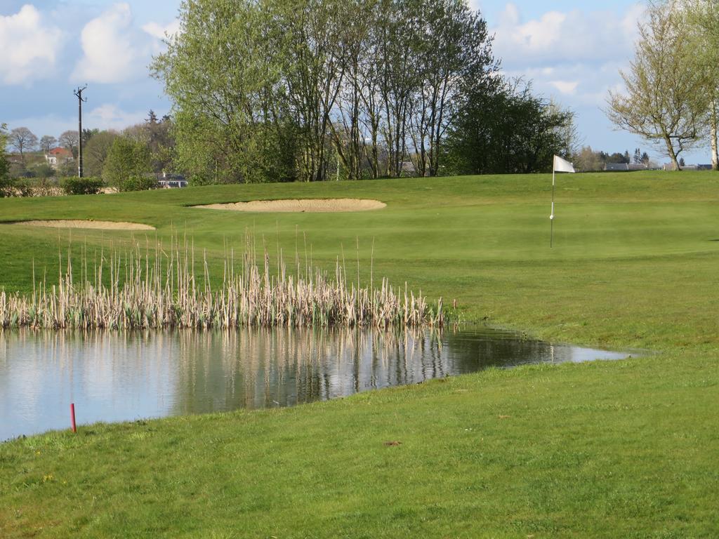 Golf & Hotel De Falnuee Mazy Екстер'єр фото