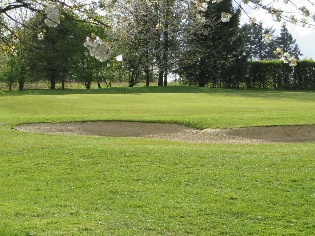 Golf & Hotel De Falnuee Mazy Екстер'єр фото