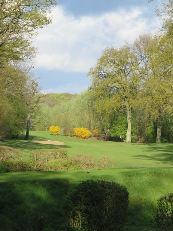 Golf & Hotel De Falnuee Mazy Екстер'єр фото